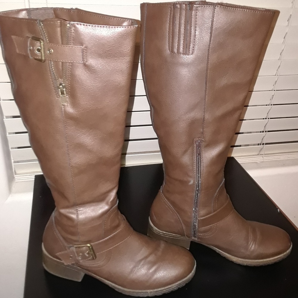 brown boots